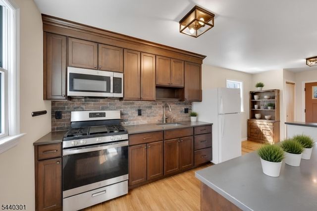 20 Kievit Rd, Wayne Twp., NJ 07470