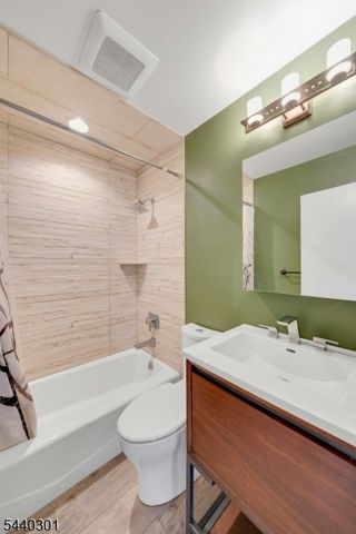 20 Kievit Rd, Wayne Twp., NJ 07470