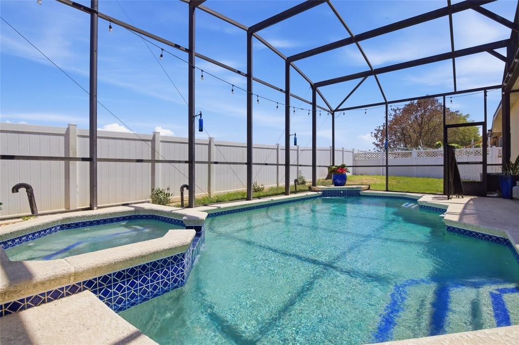 Image 2 of property listing at 5347 CAPE HATTERAS DRIVE, Clermont, FL 34714