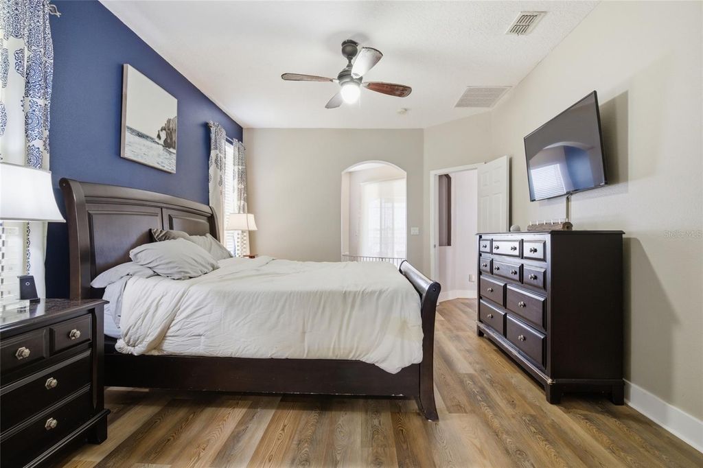 Image 15 of property listing at 5347 CAPE HATTERAS DRIVE, Clermont, FL 34714