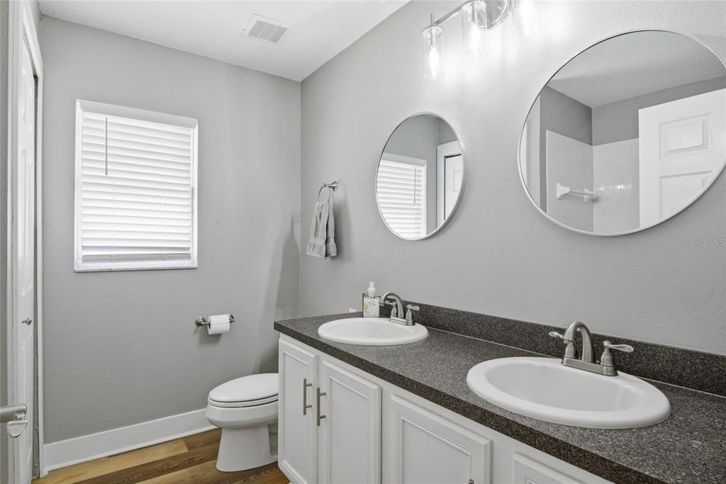 Image 26 of property listing at 5347 CAPE HATTERAS DRIVE, Clermont, FL 34714