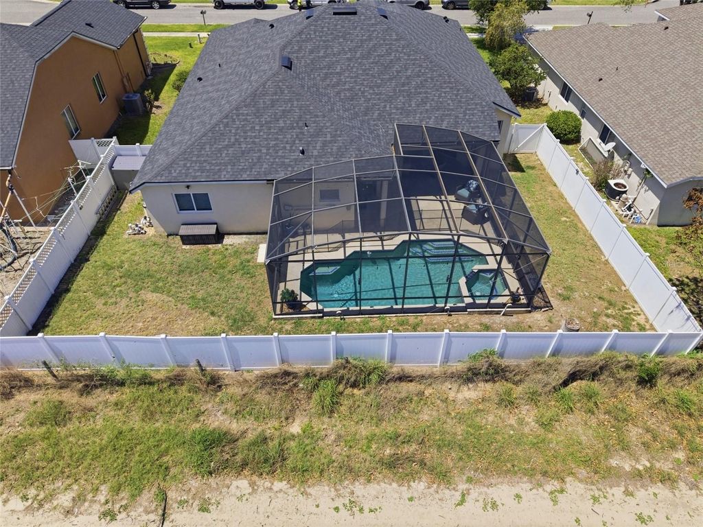 Image 38 of property listing at 5347 CAPE HATTERAS DRIVE, Clermont, FL 34714