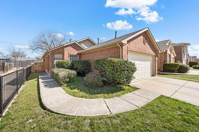 5948 Melanie Drive, Fort Worth, TX 76131