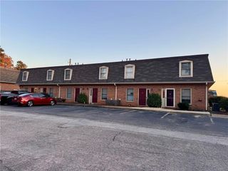 3925 Mountain View Road, Oakwood, GA 30566