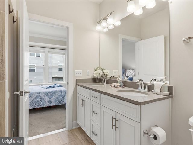 117 STOWE DR, Gaithersburg, MD 20878