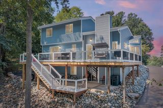 310 Hales Point DR, Moneta, VA 24121