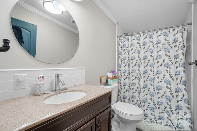 5556 Hidden Oaks Drive, Bessemer City, NC 28016