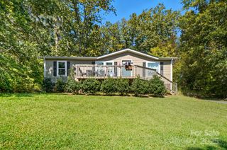 5556 Hidden Oaks Drive, Bessemer City, NC 28016