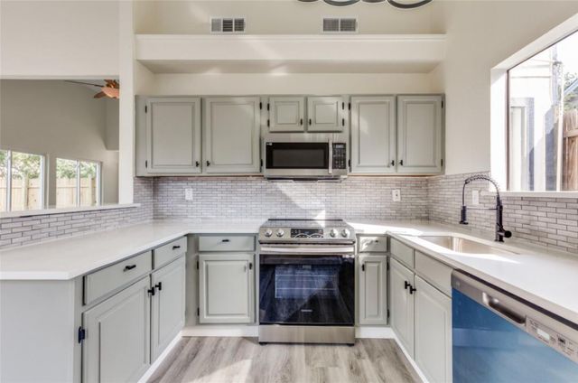 4752 Jasmine Drive, Fort Worth, TX 76137