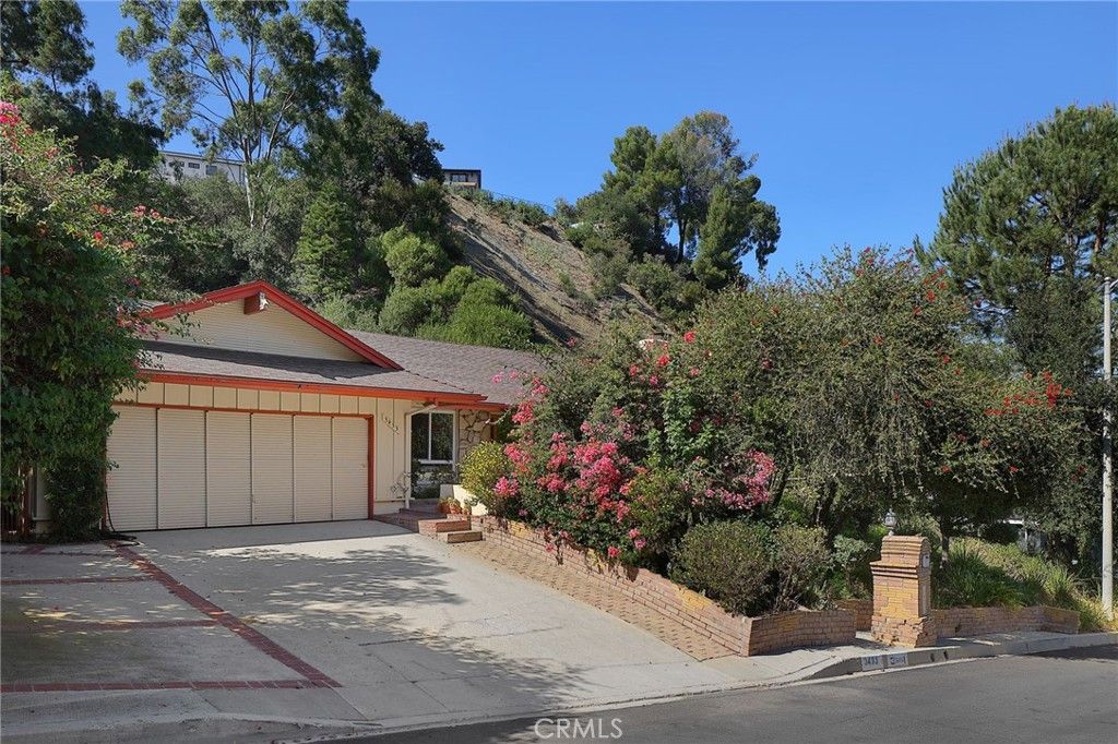 3433 Green Vista Drive, Encino, CA 91436 — exterior