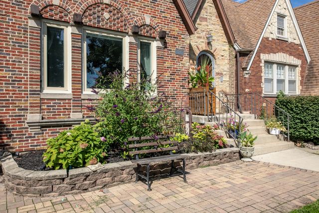 1710 N Newland Avenue, Chicago, IL 60707