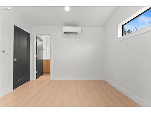 7888 Se 70th Ave, Portland, OR 97206