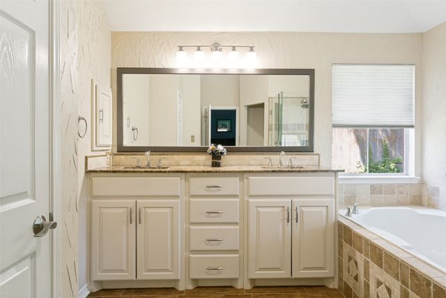 2203 Vista Court, Corinth, TX 76210