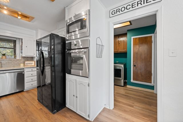 312 Trailwood Drive, Joshua, TX 76058