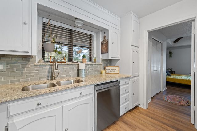 312 Trailwood Drive, Joshua, TX 76058