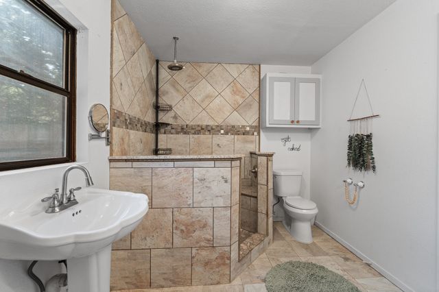 312 Trailwood Drive, Joshua, TX 76058