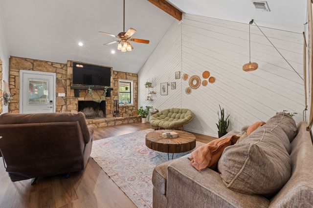 312 Trailwood Drive, Joshua, TX 76058