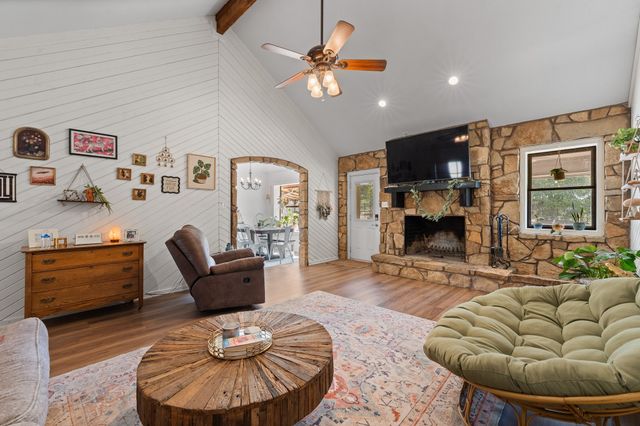 312 Trailwood Drive, Joshua, TX 76058