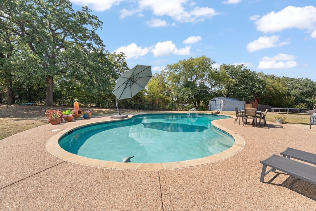 312 Trailwood Drive, Joshua, TX 76058 — photo 2