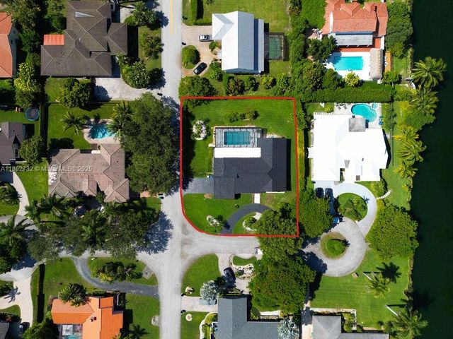 7761 SW 169th St, Palmetto Bay, FL 33157