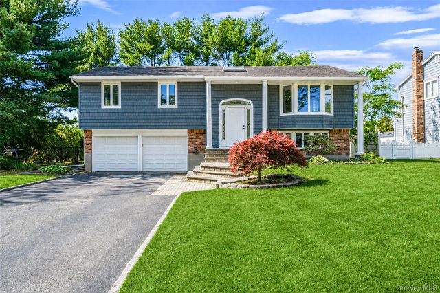 14 Stanley Place, Hauppauge, NY 11788