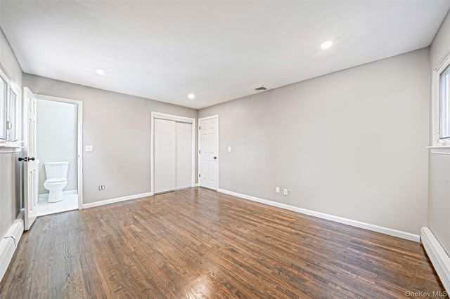 14 Stanley Place, Hauppauge, NY 11788