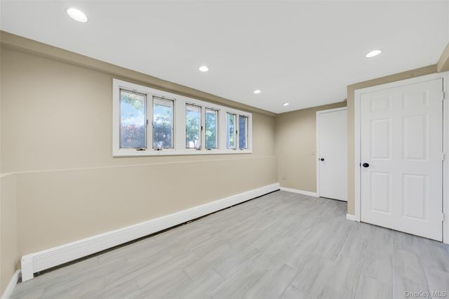 14 Stanley Place, Hauppauge, NY 11788