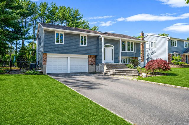 14 Stanley Place, Hauppauge, NY 11788
