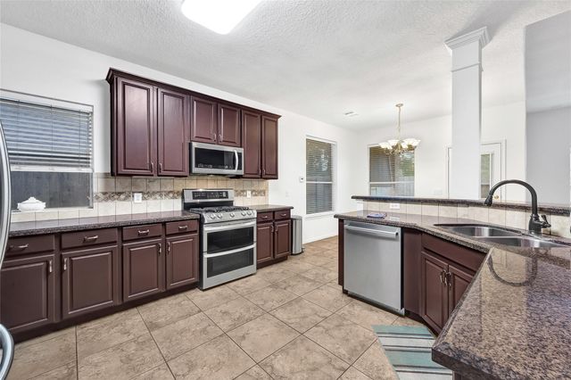 9606 Summer Run Drive, Houston, TX 77064