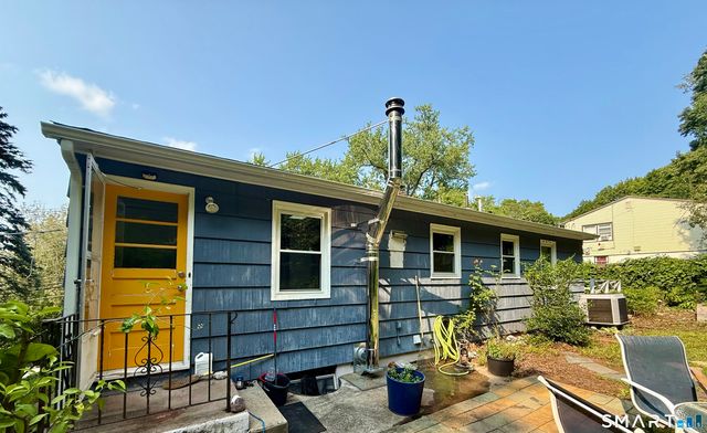 220 Foxon Hill Road, New Haven, CT 06513