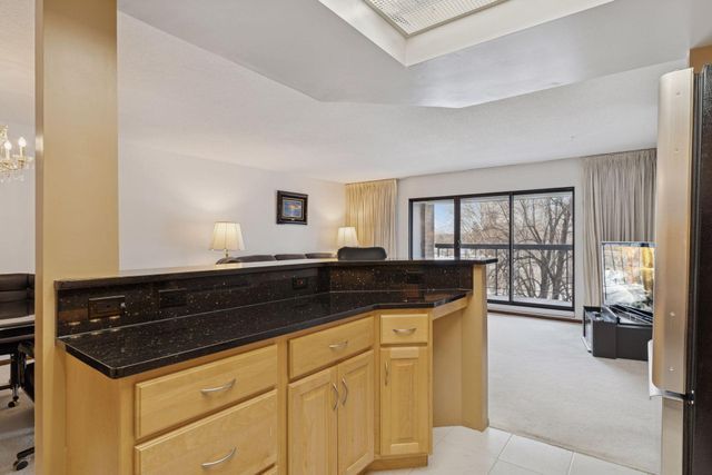 2885 Knox Avenue S 404, Minneapolis, MN 55408