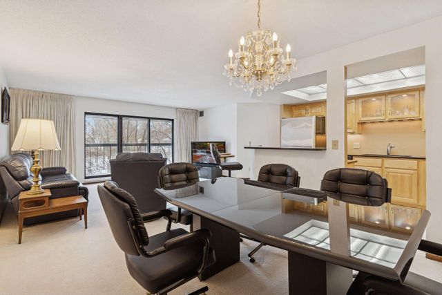 2885 Knox Avenue S 404, Minneapolis, MN 55408