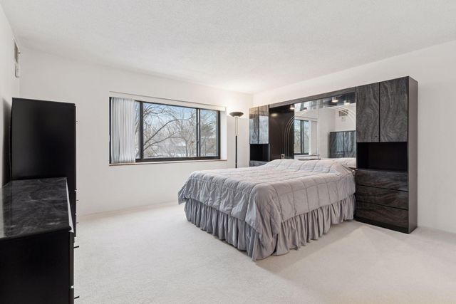 2885 Knox Avenue S 404, Minneapolis, MN 55408