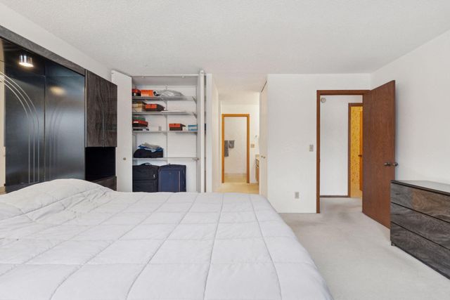 2885 Knox Avenue S 404, Minneapolis, MN 55408