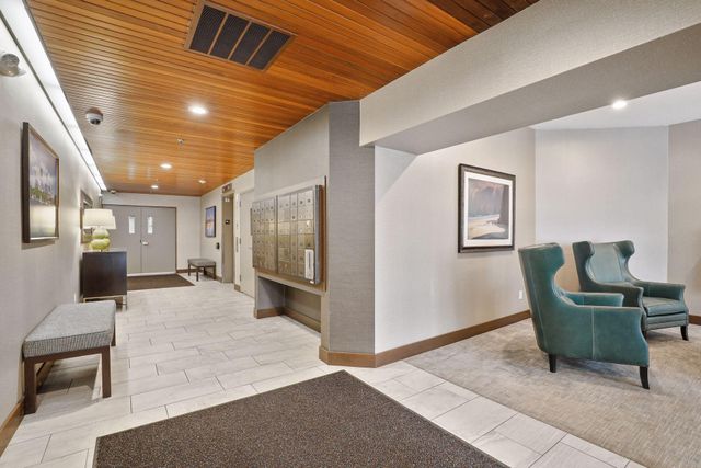 2885 Knox Avenue S 404, Minneapolis, MN 55408