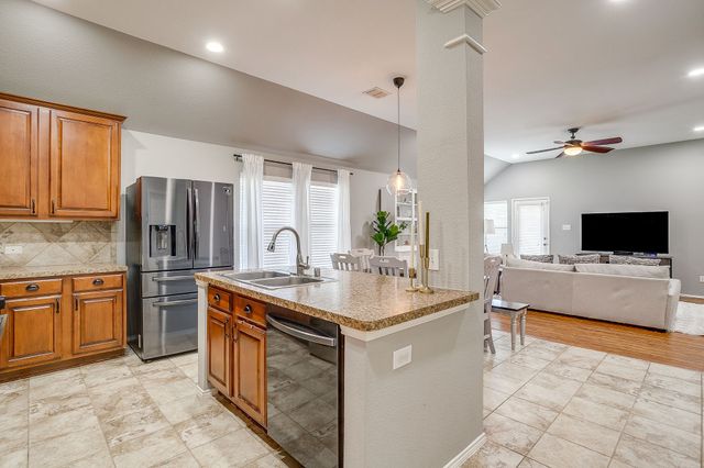 3917 Foreland Drive, Fort Worth, TX 76262