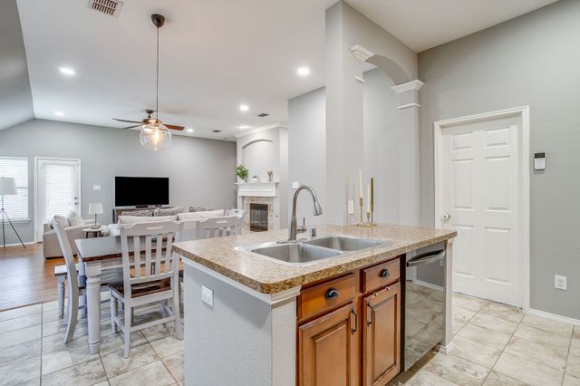 3917 Foreland Drive, Fort Worth, TX 76262