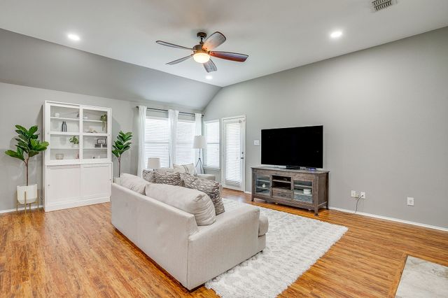 3917 Foreland Drive, Fort Worth, TX 76262