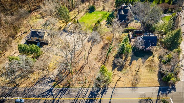 3944 Kingston Pike, Knoxville, TN 37919