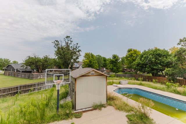 154 S Maple Dunes, Wichita, KS 67235