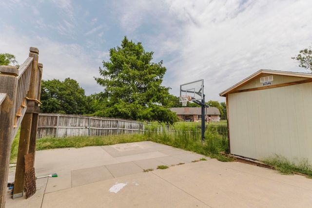 154 S Maple Dunes, Wichita, KS 67235