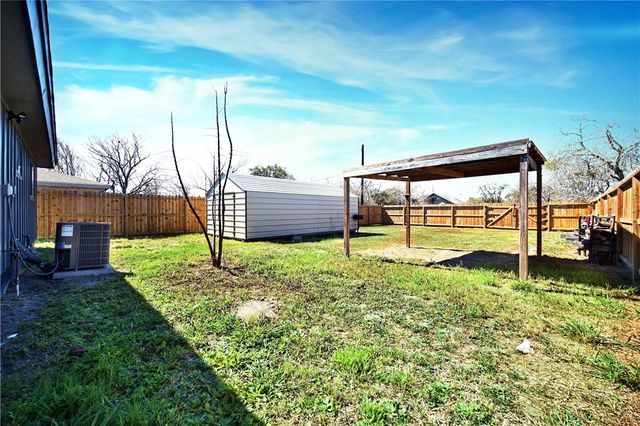 408 Avenue D, Sinton, TX 78387