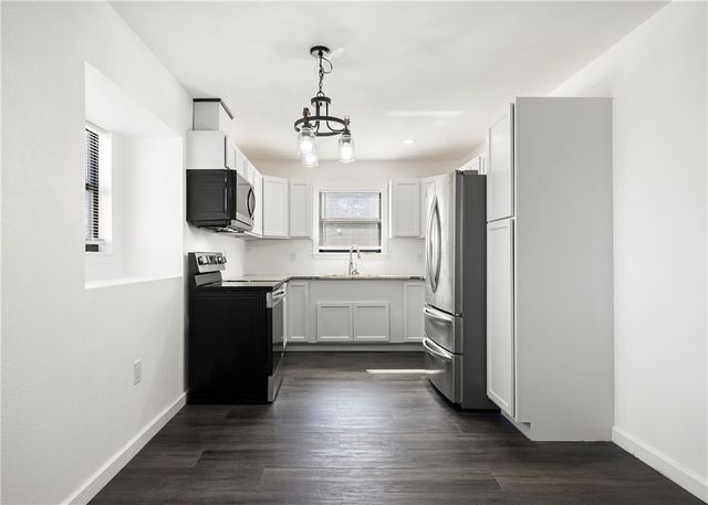 408 Avenue D, Sinton, TX 78387