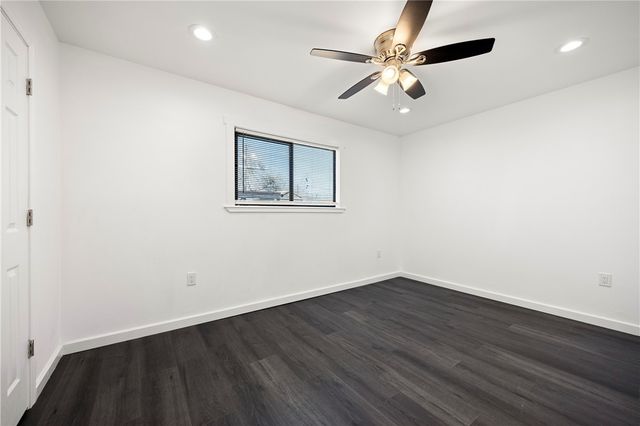 408 Avenue D, Sinton, TX 78387