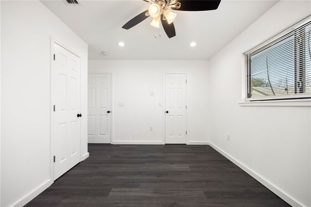 408 Avenue D, Sinton, TX 78387