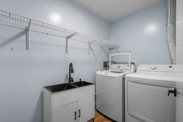 1727 W Hawkes Street 8, Arlington Heights, IL 60004