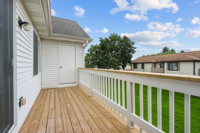 1727 W Hawkes Street 8, Arlington Heights, IL 60004