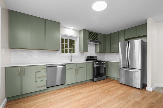 1727 W Hawkes Street 8, Arlington Heights, IL 60004