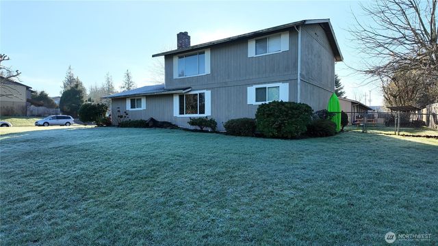 2010 Sandalwood Street, Mount Vernon, WA 98273