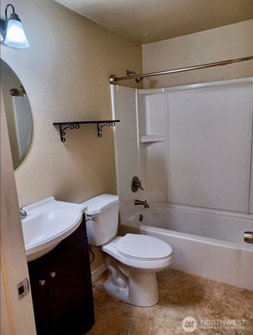 2010 Sandalwood Street, Mount Vernon, WA 98273